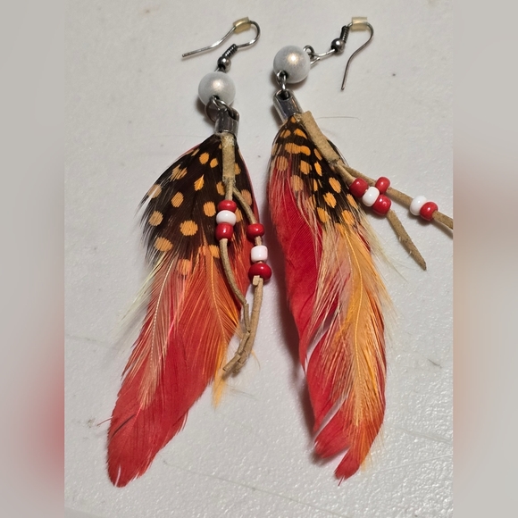 Beautiful Handmade Red Native Dangle Feather Earrings - Picture 2 of 2